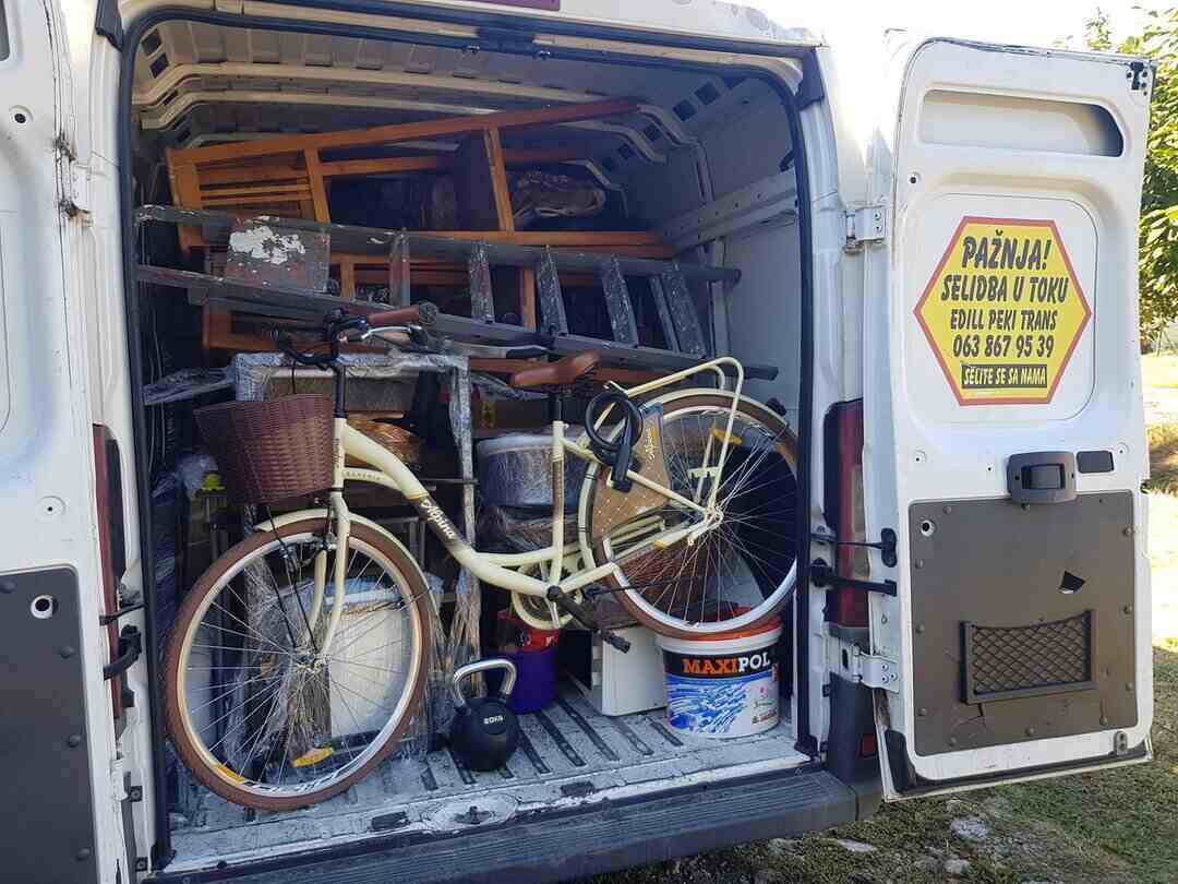 Natovaren kombi za selidbe
